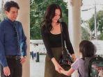 Pria-syok-anak-angkat-mirip-istrinya_.jpg