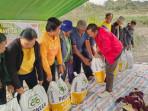 Program-Bhakti-Tani-ini-menargetkan-produksi-jagung-hingga-Rp144-miliar.jpg