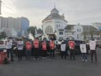 Aksi Aktivis Kamisan Medan, Protes Anggota TNI Tembak Siswa Dituntut Ringan