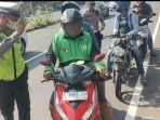 Puluhan-pengendara-sepeda-motor-dari-arah-Surabaya-terjaring-razia.jpg