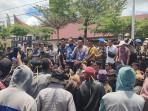 Masyarakat Parbuluan VI Geruduk Kantor DPRD dan Bupati Dairi, Minta Copot Kades dan Audit BUMDes
