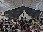 Ratusan-masyarakat-saat-mengunjungi-ramadan-fair-di-Jalan-Masjid-Raya-Al-mashun.jpg