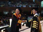 Rektor-UKSW-mewisuda-827.jpg