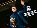 Ronaldo-borong-trofi-globe.jpg