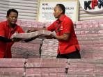 Rp-300-Miliar-KPK.jpg