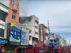 Ruko-empat-lantai-di-Jalan-Sutomo-Kecamatan-Medan-Timur-terbakar1.jpg