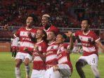 SELEBRASI-GOL-Pesepakbola-Madura-United.jpg