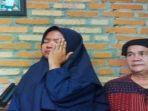 SOSOK-Erna-Sari-Tangisnya-Pecah-Suami-Tewas-Tertembak-Anggota-DPRD-Lampung-Tengah-Anak-Masih-Kecil.jpg