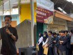 SOSOK-Satria-Owner-Warung-Seblak-yang-Buka-Loker-hingga-Pelamar-Membludak-Omzet-Rp50-Juta-Sehari.jpg