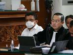 Sambo-mendengar-keterangan-ahli.jpg