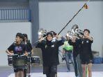 Sejumlah-atlet-drum-band-latihan-baris-berbaris.jpg