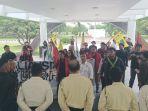 Sejumlah-masa-aksi-mendatangi-gedung-biro-rektor-USU.jpg