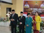 Serah-terima-jabatan-dari-Eddy-Keleng-Ate-Berutu-sebagai-Bupati-Dairi_Charles-Bantjin_.jpg