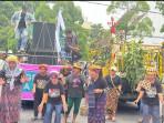 Seratusan Petani Geruduk Kantor Gubernur Sumut, Bawa Mobil Pick Up Berisi Buah-buahan