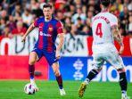 Sevilla-vs-barcelona-lewndowski.jpg