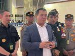 Silmy-Karim-saat-mengecek-antrean-dan-sistem-pelayanan-perlintasan-Terminal-3-Internasional-Soetta.jpg