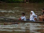 Siswa-di-Asahan-Bertaruh-Nyawa-demi-menempuh-pendidikan_.jpg