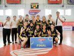 Skuat-Basket-putri-SMA-Sutomo-1-Medan-foto-bersama-usai-lolos-final-Honda-DBL.jpg
