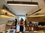 Suasana-Common-Folks-Caffe-minimalis-dengan-konsep-Zen.jpg