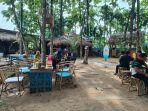 Suasana-Tenank-Caffe-Medan-yang-dipadati-pengunjung.jpg