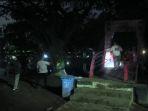 Suasana-di-Taman-Cadika-tempat-jembatan-yang-berada-di-atas-danau-roboh.jpg