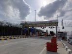 Suasana-di-gerbang-Tol-Tanjungpura.jpg