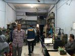 Suasana-penggrebekan-di-salah-satu-ruko-yang-dijadikan-tempat-menambang-bitcoin-1.jpg
