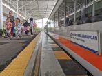 Suasana-stasiun-KAI-pada-momentum-libur-panjang-Idul-Adha-Senin-962025.jpg
