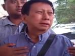 TANGIS-AYAH-KORBAN-PERAMPOKAN-Ayah-dari-Nindia-Novrin-38-korban-perampokan.jpg