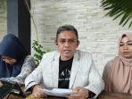 Thomy-Faisal-Sitorus-Pane-tengah-kuasa-hukum-keluarga-Ade-Nurul-Fadilah.jpg