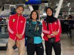 Tiga-dari-tujuh-pesepakbola-Putri-asal-Sumatra-Utara-ketika-hendak-bertolak.jpg
