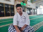 Tiga-tahun-sudah-Hari-Rizaldi-53-atau-yang-akrab-Caca-menjadi-pengurus-masjid.jpg