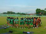 Tim-PSMS-Medan-ketika-melakukan-latihan-rutin-di-Stadion-TD-Pardede.jpg