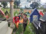Tim-gabungan-melakukan-evakuasi-jenazah-yang-ditemukan-pemancing-di-jurang.jpg