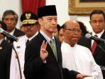 Tom-Lembong-ketika-dilantik.jpg