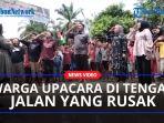 Upacara-di-Jalan-Rusak-di-Asahan.jpg