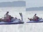 VIRAL-Pasangan-Sejoli-Kepergok-Mesum-Siang-Bolong-di-Atas-Jet-Ski-di-Laut-Cuek-Jadi-Tontonan.jpg