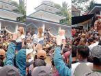 VIRAL-Warga-Asyik-Berjoget-Dangdut-di-Halaman-Musala-Dihibur-3-Biduan-Pakai-Rok-Mini.jpg