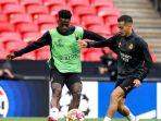 Vinicius-dan-Rodrygo-latihan.jpg