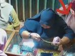 Viral-komplotan-emak-emak-curi-kalung-emas-di-salah-satu-toko-perhiasan.jpg