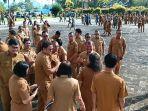 Wakil-Bupati-Toba-Audi-Murphy-Sitorus-bersalaman-dengan-OPD.jpg