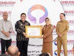 Wali-Kota-Susanti-Raih-Piagam-Ombudsman-Berkat-Layanan-Pemko-Siantar-Berkualitas-Tinggi-1.jpg