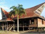 bagas-rumah-adat.jpg