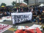 demo-akbar-1.jpg