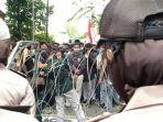 demo-buruh-polwan.jpg