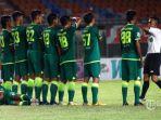duel-persebaya-surabaya-vs-persela-lamongan-dalam-laga-grup-c-piala-menpora-2021.jpg