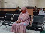 emak-buang-kencing-tribunmedan.jpg