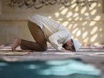 ilus-sujud-tribunmedan.jpg
