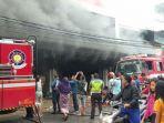 irian-supermarket-terbakar.jpg