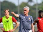jose-mourinho-di-as-roma.jpg